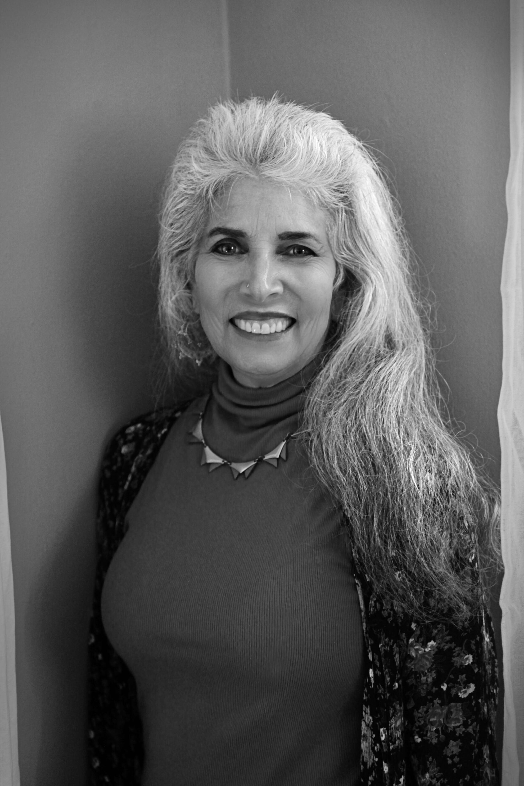 juana smile L2 BW